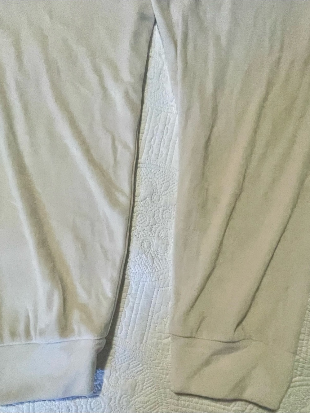 Juicy Couture Velour Pajama Set Size M Pastel Parchment Rhinestone Joggers - Picture 4 of 6